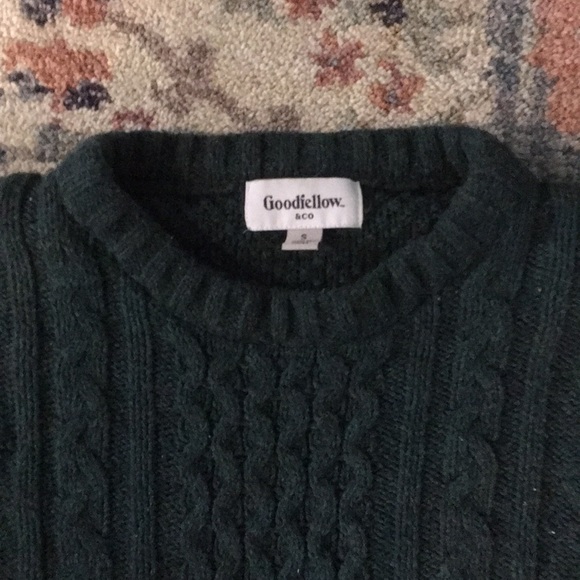 Green Cableknit Sweater - Picture 2 of 2